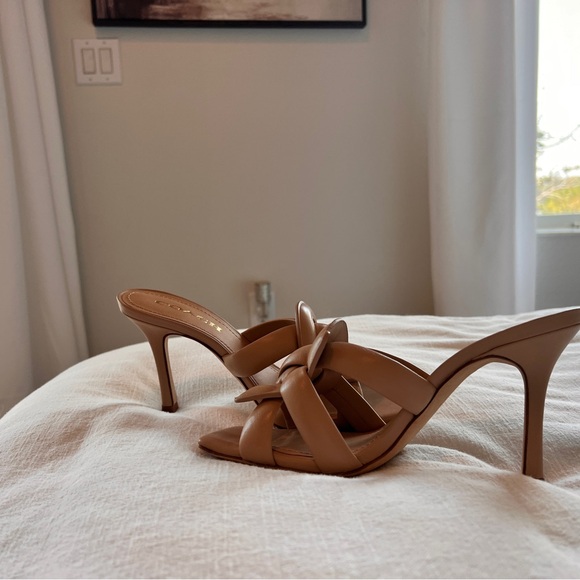 Coach Kellie Learher Sandal Pump - Picture 9 of 11